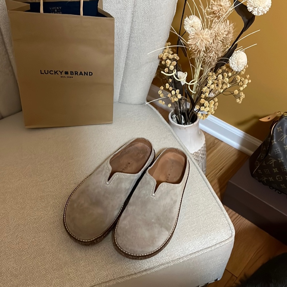 Lucky brand cork slides